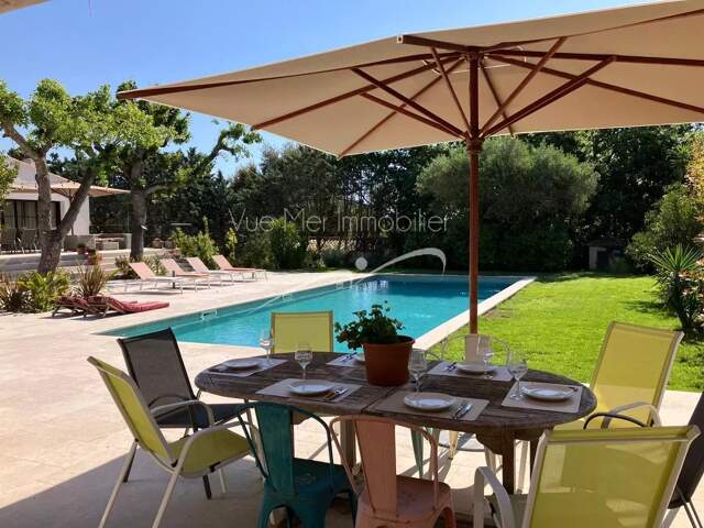 Villa d’Exception à Grimaud – À deux pas de la plage et du golf — photo du bien