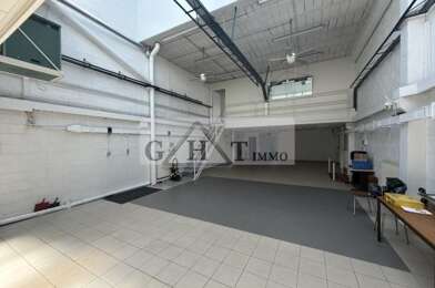 Local industriel  409999 €