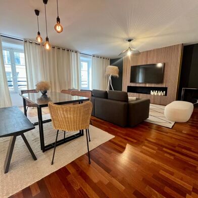 Appartement 3 pièces 2300 €