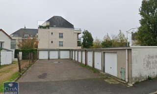 Garage   m² à louer à Saint-Cyr-sur-Loire (37540)