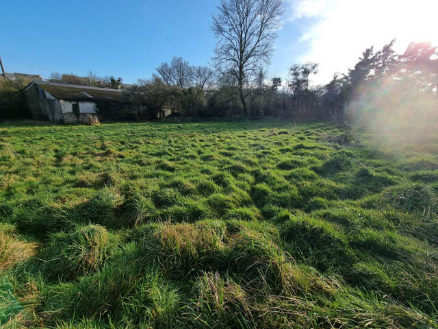 Terrain constructible de 548m2 — photo du bien