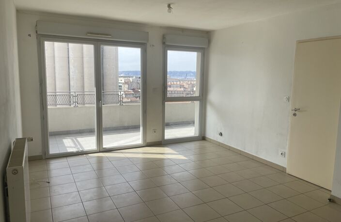 Appartement avec terrasse et parking — photo 3