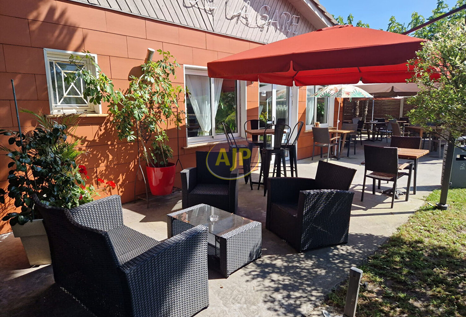 RESTAURANT INCONTOURNABLE — photo 1