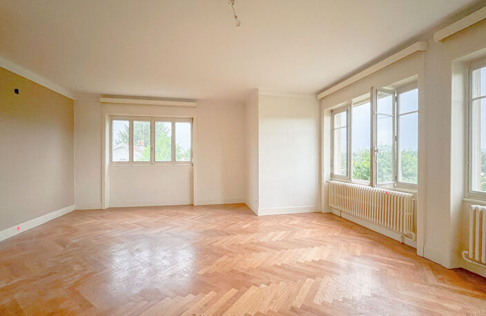 CHARBONNIERES LES BAINS - APPARTEMENT TYPE 4 — photo 2