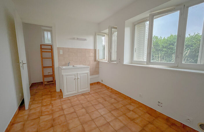 CHARBONNIERES LES BAINS - APPATEMENT TYPE 2 EN REZ DE JARDIN — photo 3