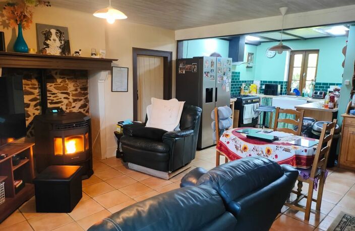 Maison en pierre  dans joli endroit — photo 5