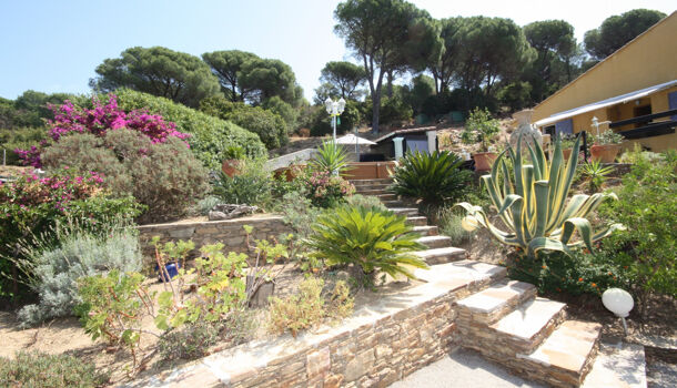 Villa / Maison 5 pièces  à vendre Lavandou (Le) 83980