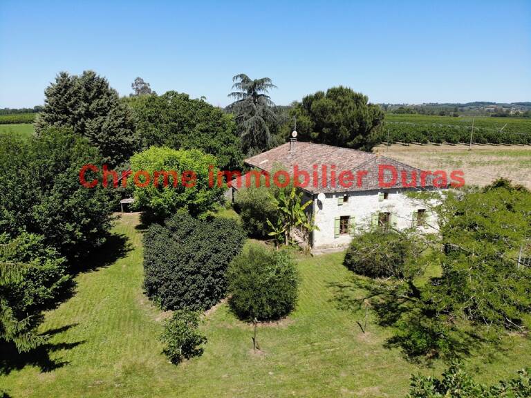 Ferme traditionnelle en pierre — photo 1