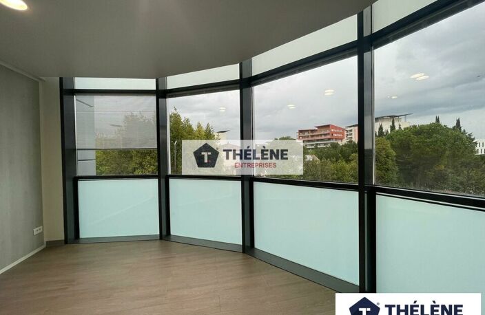 BUREAUX à LOUER — photo 2