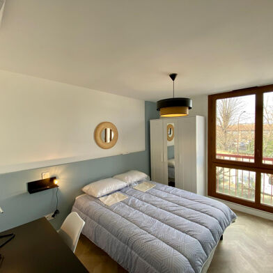 Appartement 5 pièces 560 €