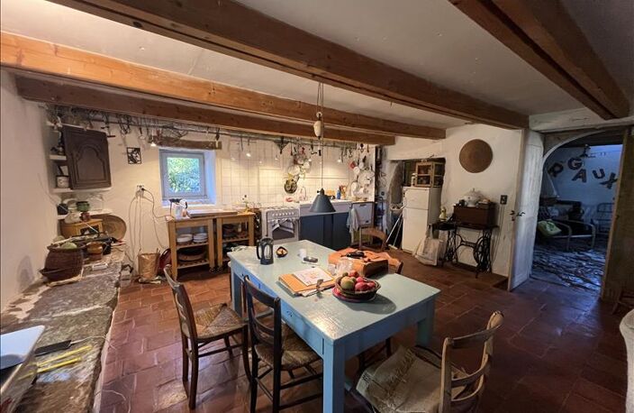 Maison en pierre de 4 pièces principales — photo 2