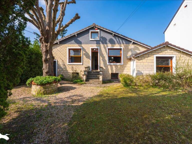 Maison en pierre de 5 pièces principales — photo 1