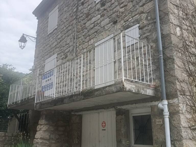 Belle maison de village touristique en pierre — photo 1