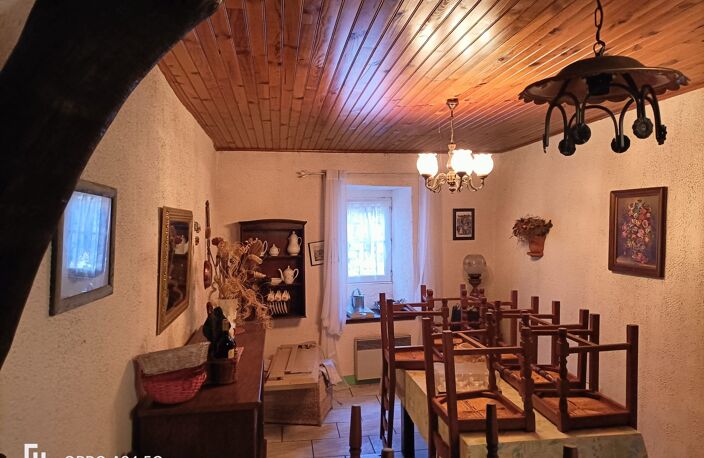 Belle maison de village touristique en pierre — photo 4