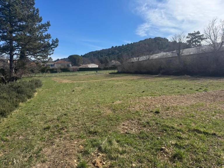 Terrain constructible (829m²) - RIEZ — photo 1