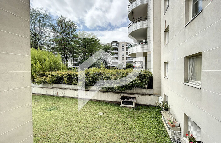 Suresnes (Parc du Château) Studio de 18m²  sans vis à vis — photo 2