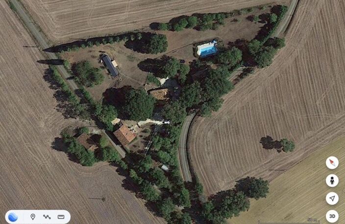 Prix en baisse ! A vendre, Gers, proche Castéra-Verduzan: Tout un hameau rural de 3 maisons en pierre sur 1,2ha avec écuries, piscine et dépendances — photo 2
