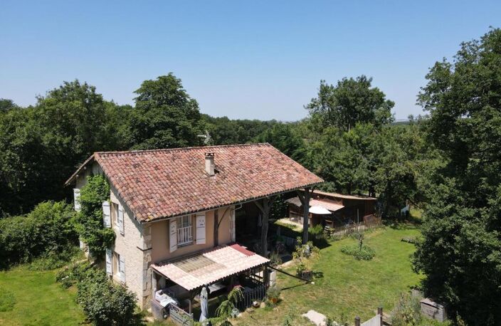 Prix en baisse ! A vendre, Gers, proche Castéra-Verduzan: Tout un hameau rural de 3 maisons en pierre sur 1,2ha avec écuries, piscine et dépendances — photo 4