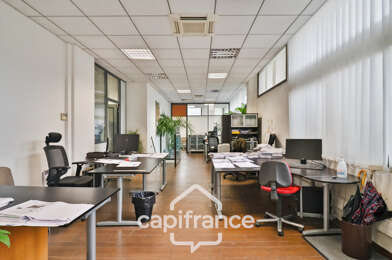 Bureau 5 pièces 592500 €