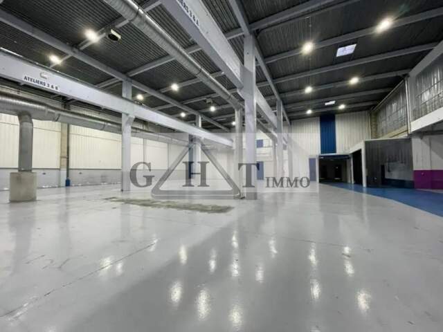 À LOUER – BÂTIMENT INDUSTRIEL 5 191 M² — photo du bien