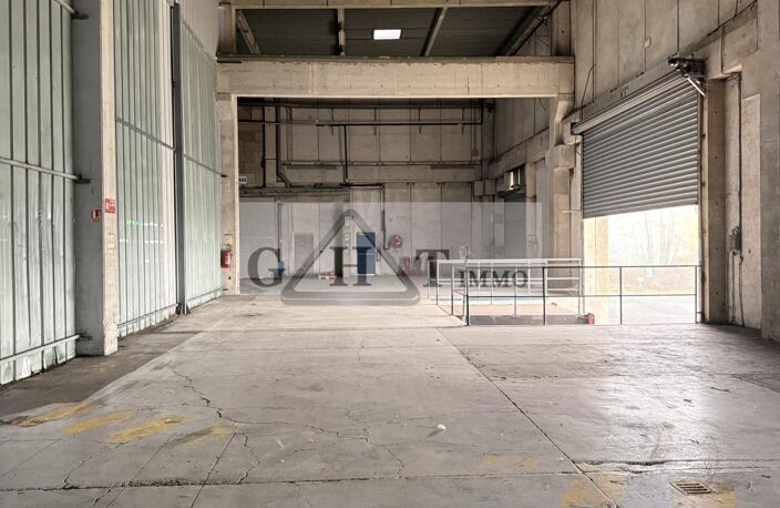 À LOUER – BÂTIMENT INDUSTRIEL 5 191 M² — photo 2