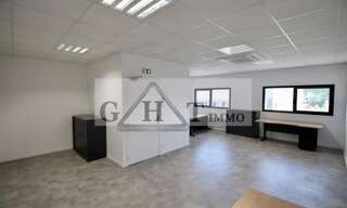 Local industriel  125 m² à louer à Saint-Pierre-du-Perray (91280)