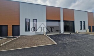Local industriel  410 m² à louer à Stains (93240)