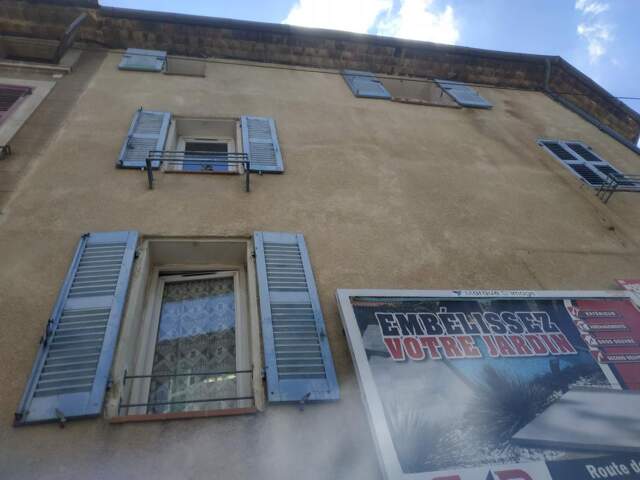 Immeuble de 4 logements à Tourves — photo du bien
