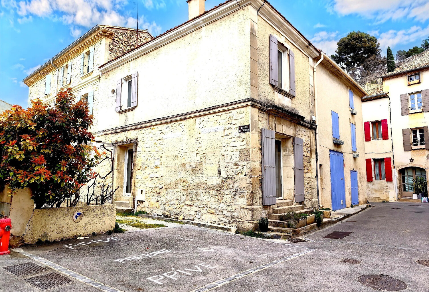 DPT (13) BOULBON A VENDRE MAISON DE VILLAGE DANS LE CENTRE H — photo 1