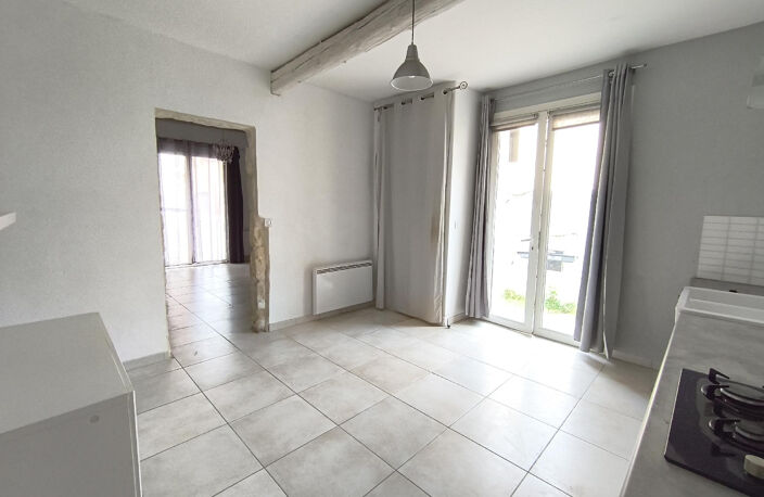 DPT (13) BOULBON A VENDRE MAISON DE VILLAGE DANS LE CENTRE H — photo 5