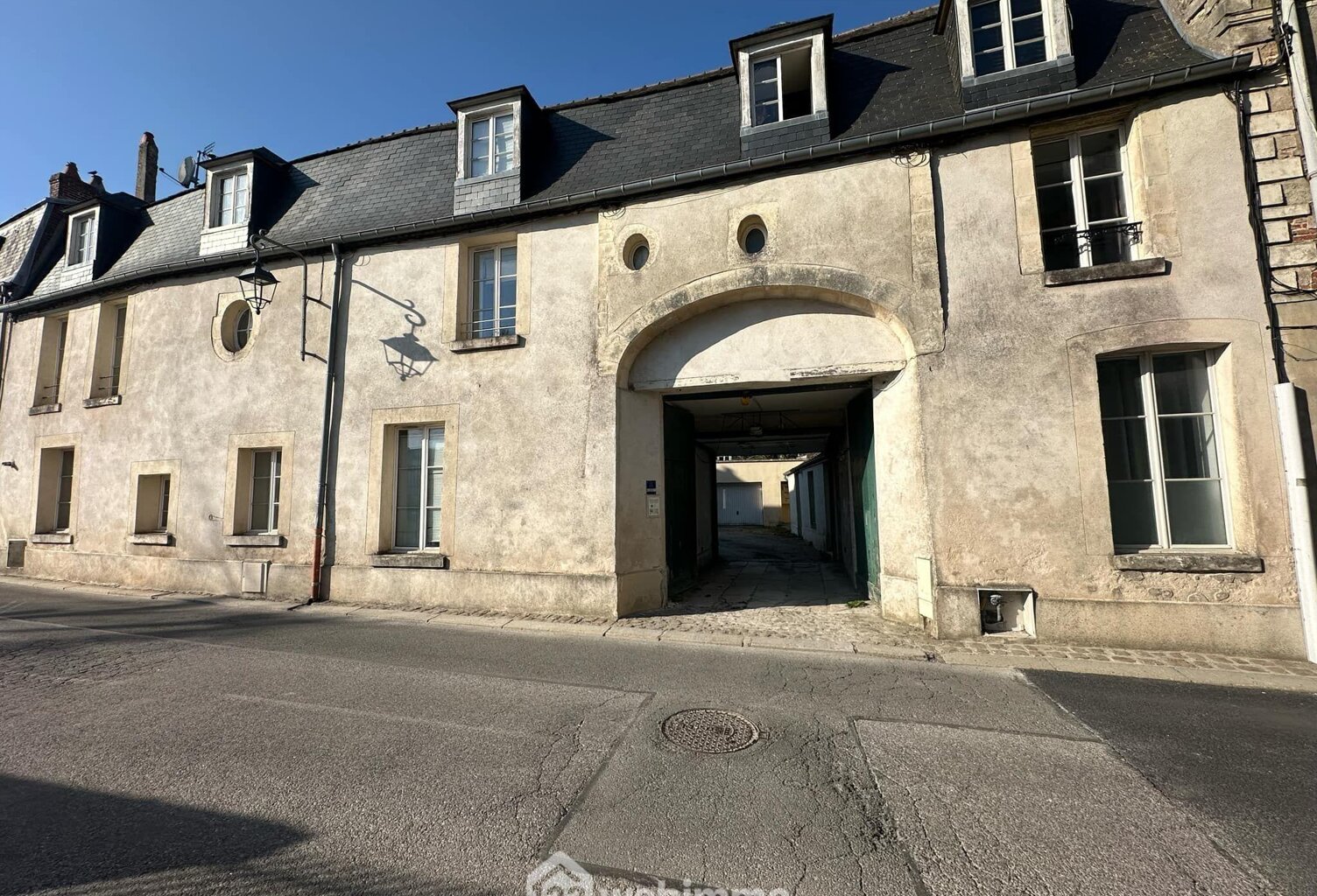 Immeuble - 341m² - Laon — photo 1