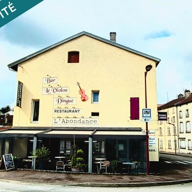 Commerce 12 pièces 364000 €