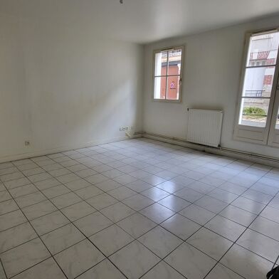 Appartement 3 pièces 84779 €