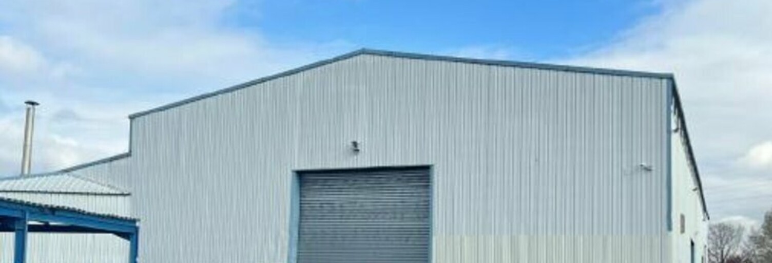 Commerce  2140 m² à louer à Vaulx-en-Velin (69120)