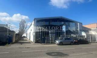 Commerce  2140 m² à louer à Vaulx-en-Velin (69120)