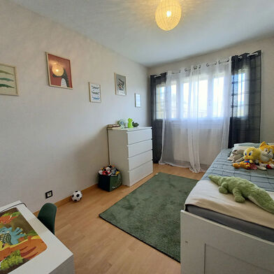 Appartement 4 pièces 223000 €