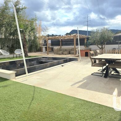 Maison 5 pièces 599000 €