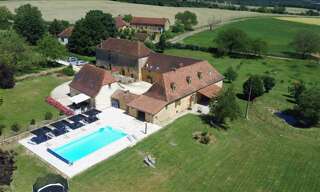 Maison 17 Pièces 730 m² à vendre à Saint-Médard-d'Excideuil (24160)
