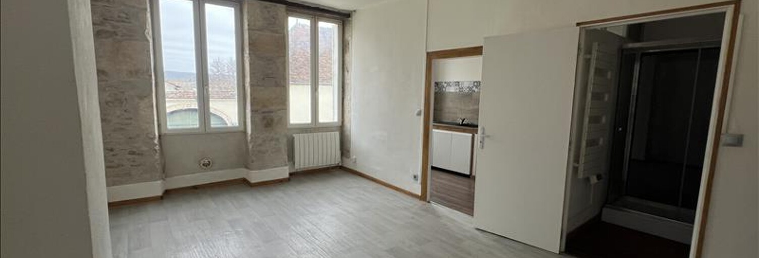 Immeuble   m² à vendre à Saint-Amand-Montrond (18200)