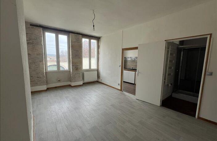 Vente immeuble   Saint-Amand-Montrond (18200) — photo 2