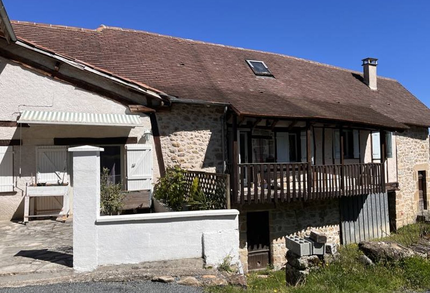 Maison en pierre de 7 pièces principales — photo 1