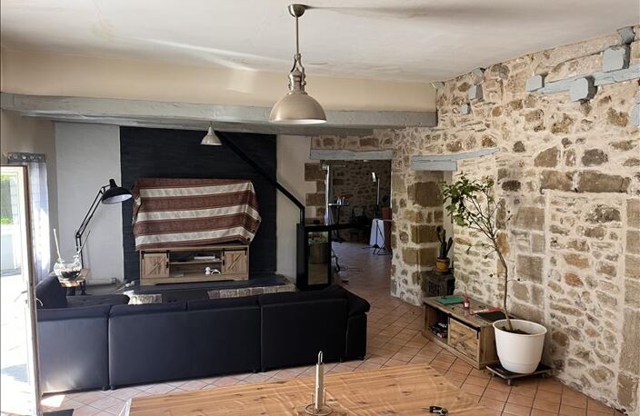 Maison en pierre de 7 pièces principales — photo 2