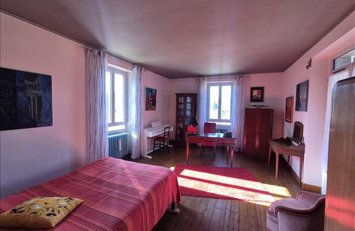 Maison en pierre de 8 pièces principales — photo 3