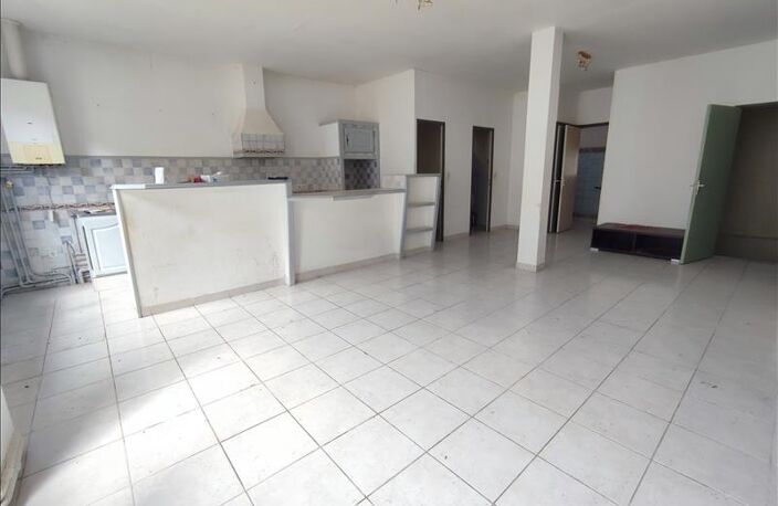 Vente immeuble   Sainte-Foy-la-Grande (33220) — photo 2