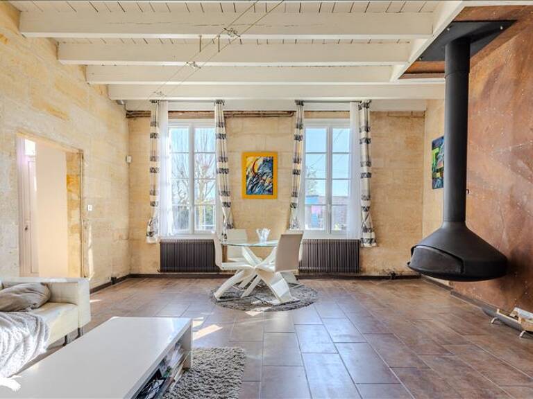 Maison en pierre de 7 pièces principales — photo 1