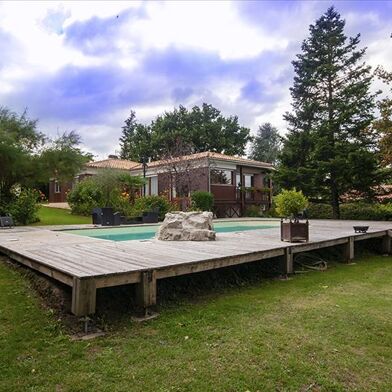 Maison 6 pièces 260190 €