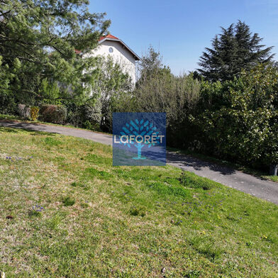 Terrain  260000 €