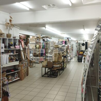 Commerce  289500 €