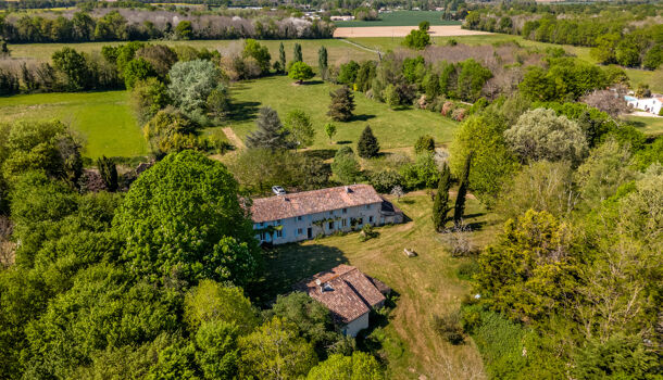 Villa / Maison 12 pièces  à vendre Corme-Royal 17600