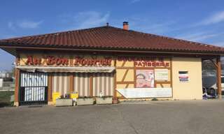 Commerce  196 m² à vendre à Tossiat (01250)